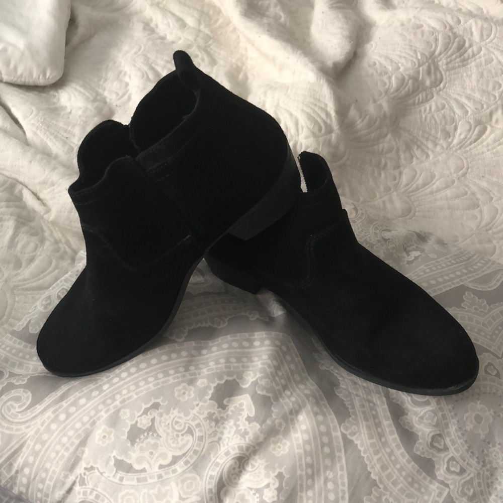 Black Arizona booties